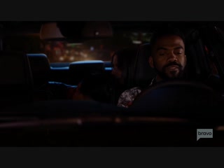 Белая ворона / Odd Mom Out / S03E08 из 10 / на русском