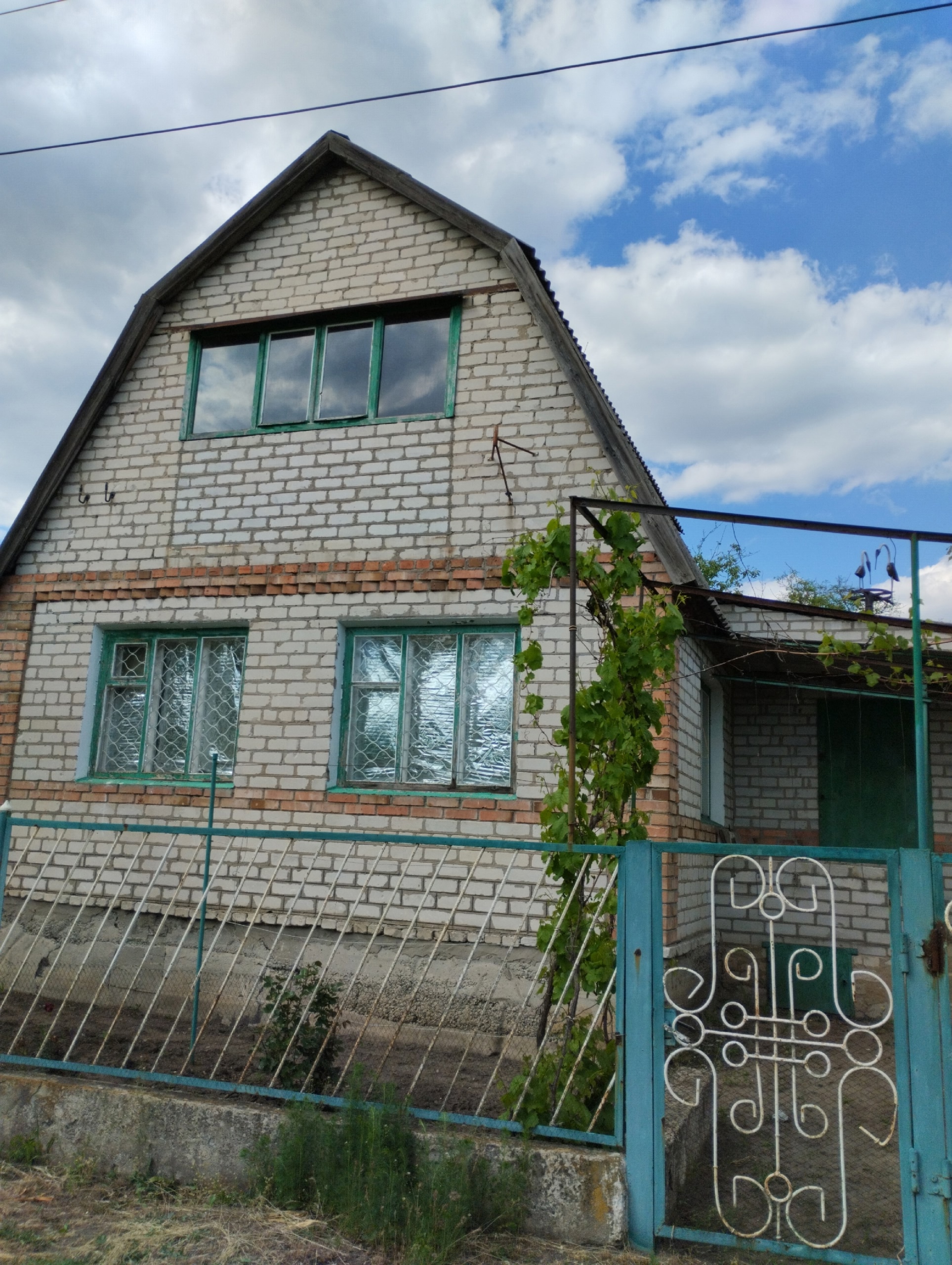 !!!
📎Продается в ЛНР, г. Счастье,
🏠ДАЧА кооп.Березка, р-н 3-го водохранилища.
✅Дом кирпич. 90 кв.м., второй этаж без отделки, есть большая лоджия....
