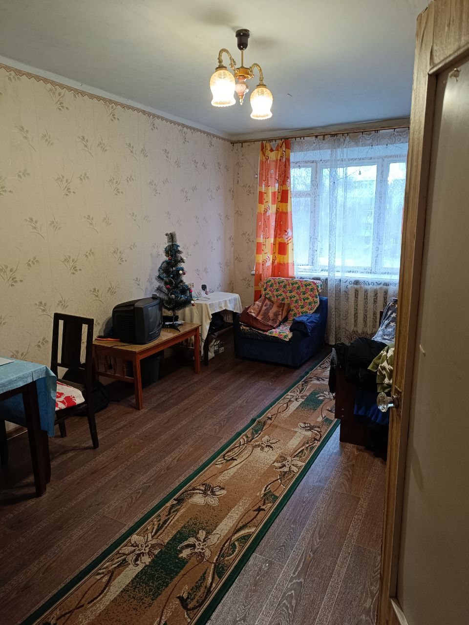 Продам 2-ком. квартиру на Кв.Дружбы. 4/5 эт. , 46 кв. м, кирпичный дом, не угловая, теплая, коммуникации поменялись, сан/узел раздельный. Удобное местоположение - Рядом парк, школа, д/сад, рынок, МФЦ , банк, магазины, аптека, остановки транспорта. Долгов нет, документы готовы. 3,8 млн руб. +7959-216-43-31, +7...